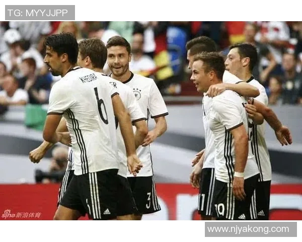 南京足球队在欧锦赛中的默契配合与战术分析探讨