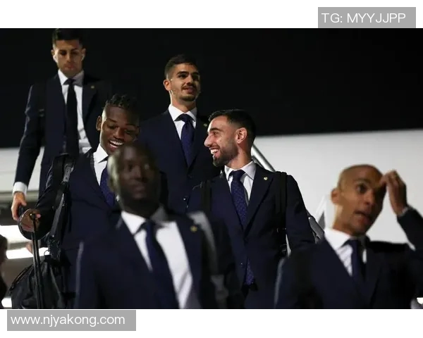 卡塔尔足球明星与男模的完美结合展现魅力与风采的精彩瞬间