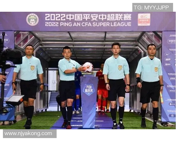 周强独家揭秘足球技巧与战术分享助你提升球场表现 周强独家揭秘足球技巧与战术分享助你提升球场表现