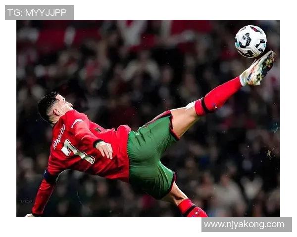 姓何的足球明星们的辉煌成就与传奇故事探秘 姓何的足球明星们的辉煌成就与传奇故事探秘