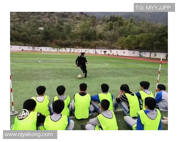 杭州足球队的团队协作之道:如何在比赛中实现默契配合与战术执行 杭州足球队的团队协作之道:如何在比赛中实现默契配合与战术执行